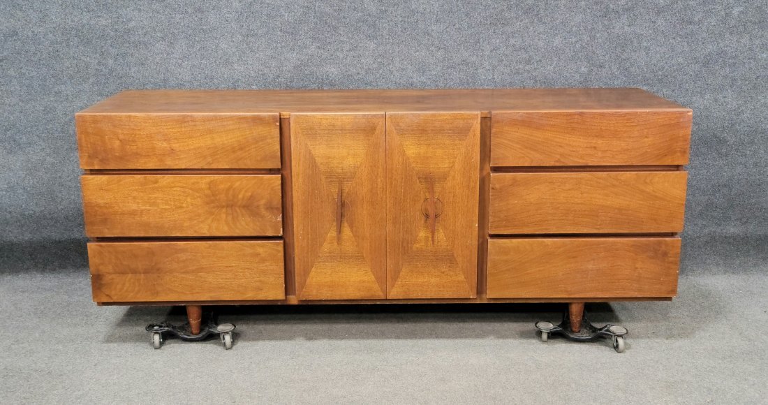 American Of Martinsville Mid Century Sideboard: 31"H, 76"W, 19.50"D