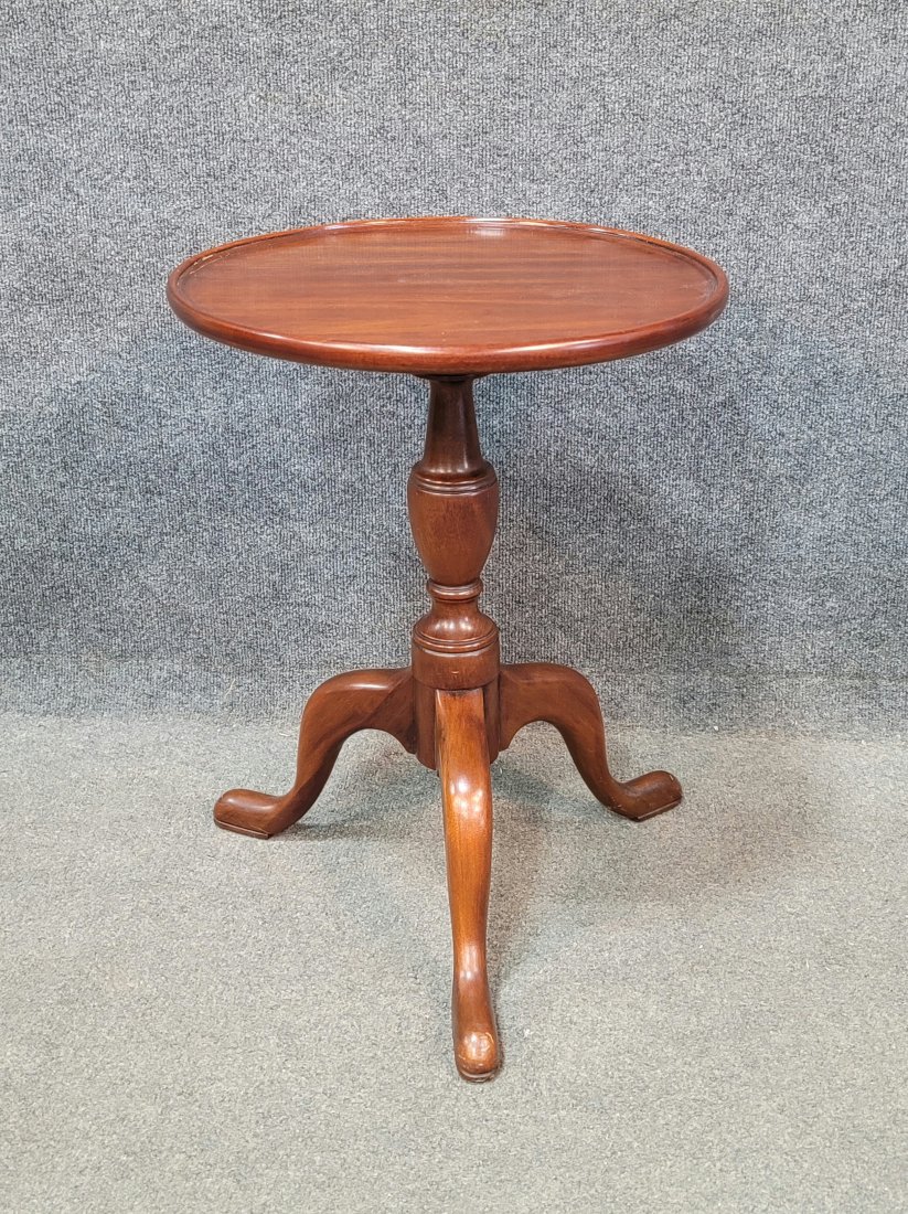 Henkel Harris Tripod Table: 22"H, 17"Diameter