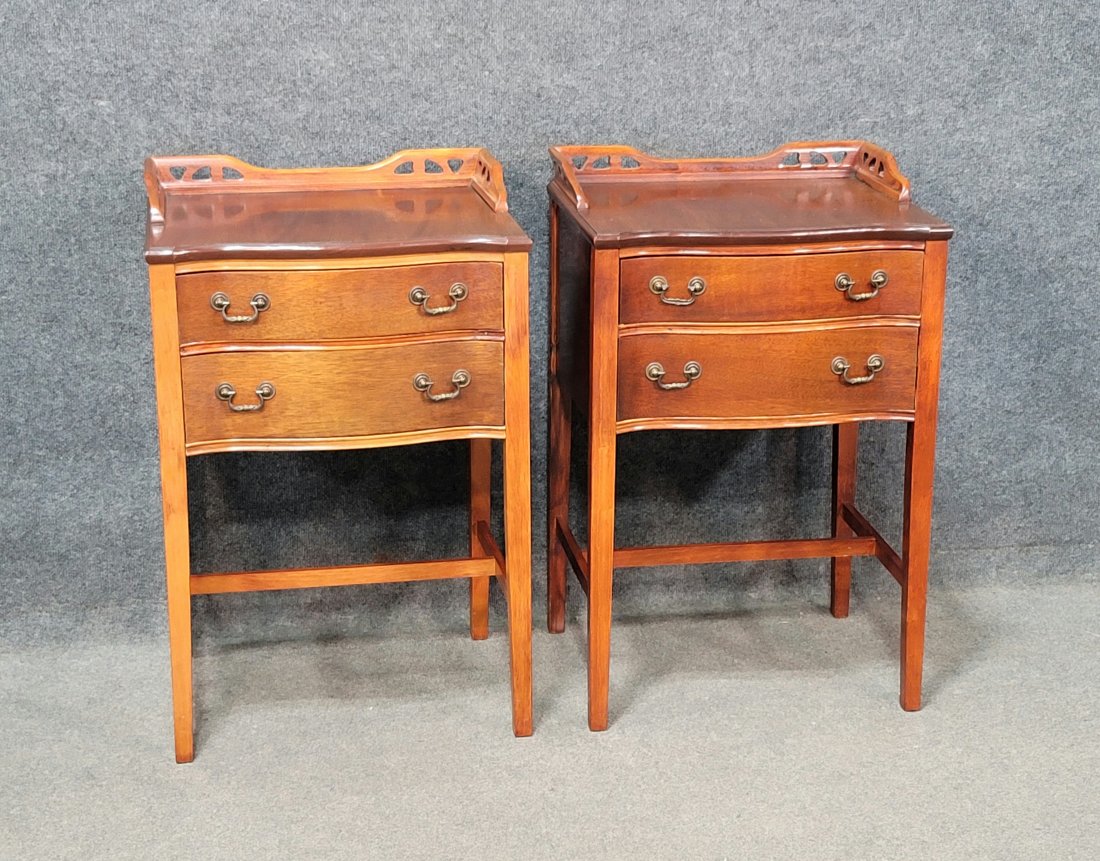 Pair Of Mahogany Nightstands: 29.25"H, 19"W, 15"D