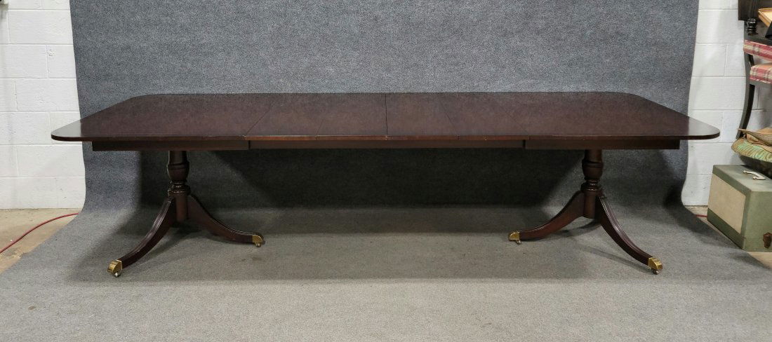 Kindel Dining Room Table With 4 Leaves (1 of 5)