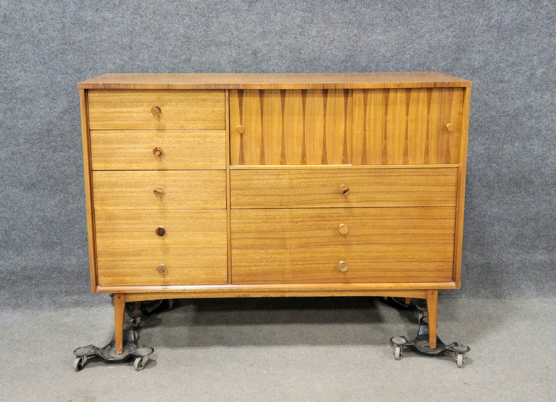Lane Mid Century Chest (1 of 7)