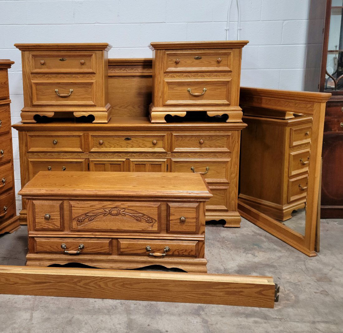 6 Piece Oak Bedroom Set (1 of 1)