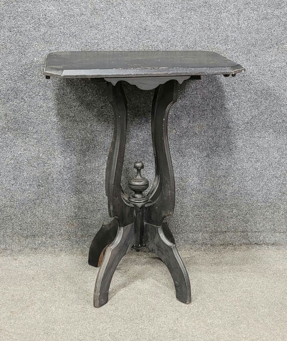 Victorian End Table (1 of 4)