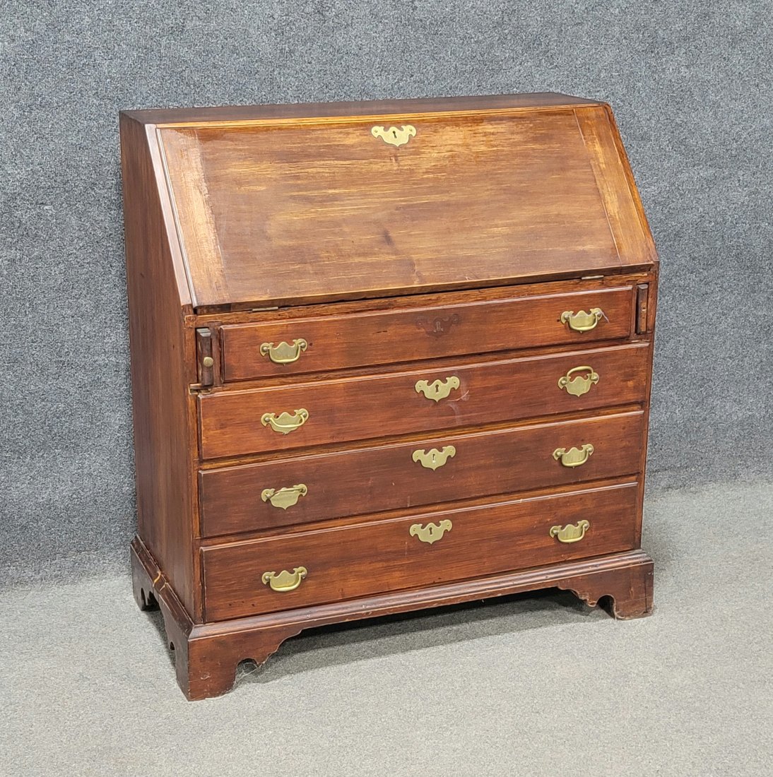 Early 19th Century Slant Front Desk: 39.50"H, 37.75"W, 18.75"D