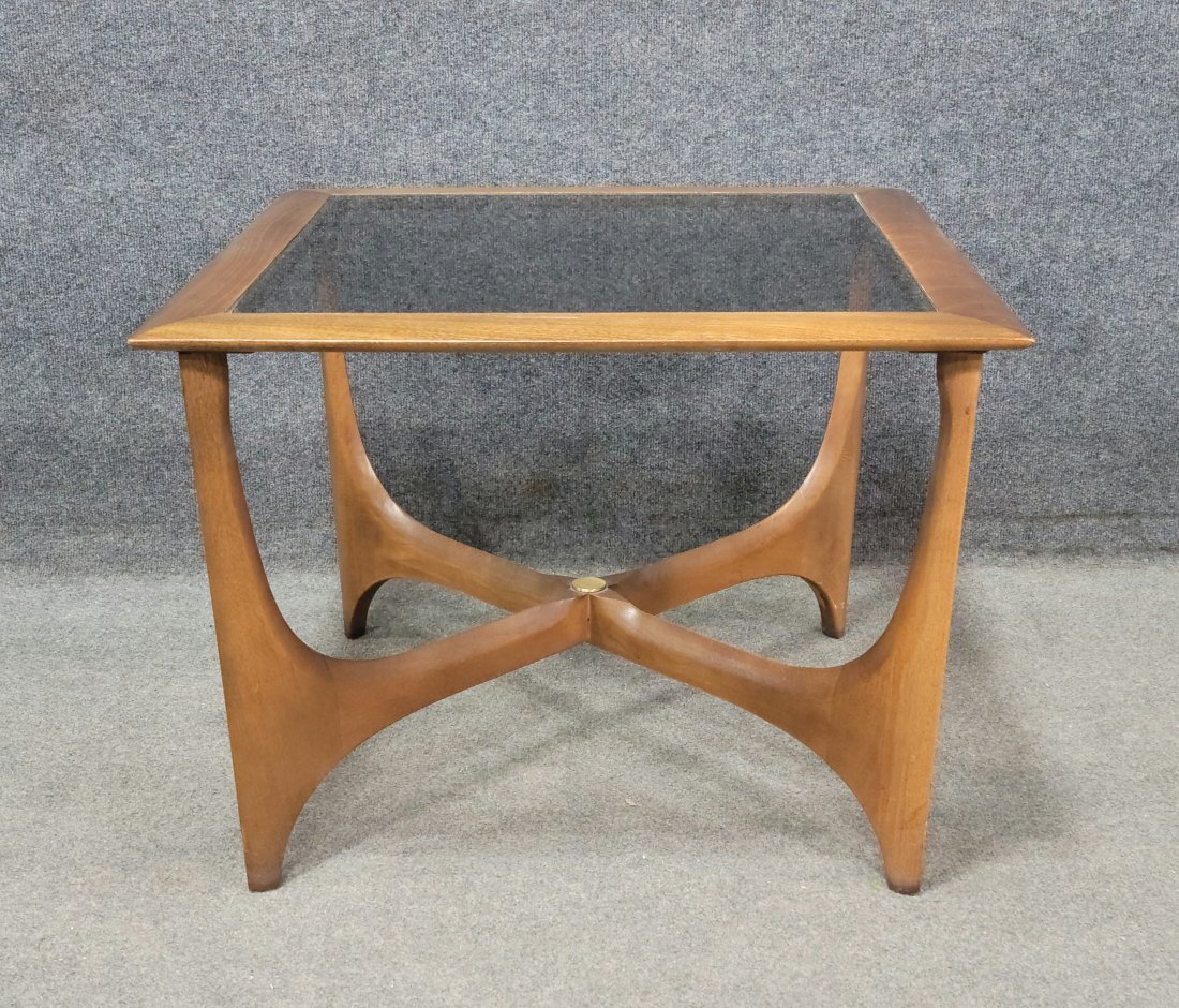 Mid Century End Table (1 of 4)
