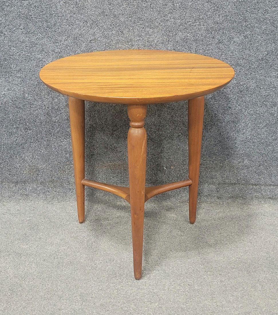 Henredon Mid Century Table: 20"H, 20"Diameter