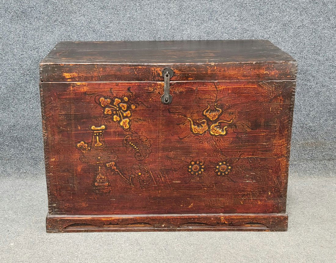 Chinese Blanket Chest (1 of 6)