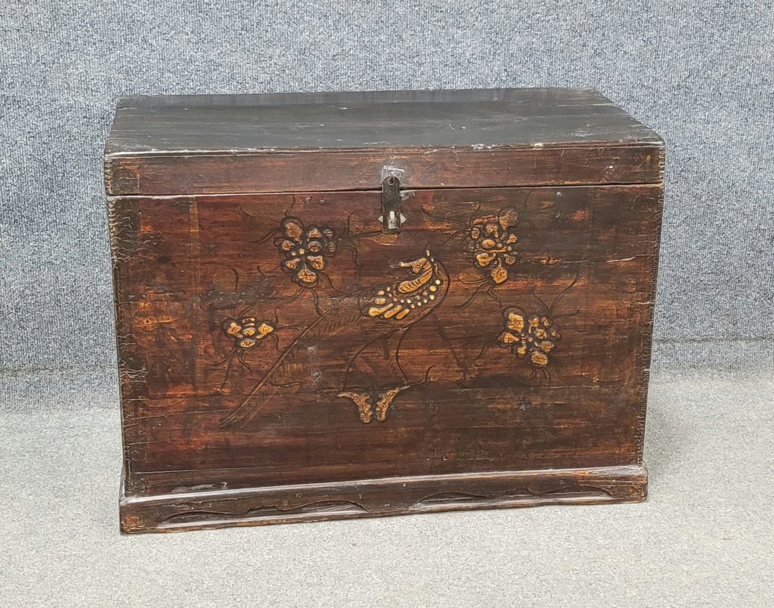 Chinese Blanket Chest (1 of 5)