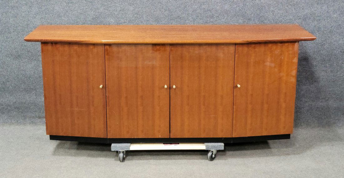 Henredon Mid Century Sideboard: 29"H, 73"W, 19"D