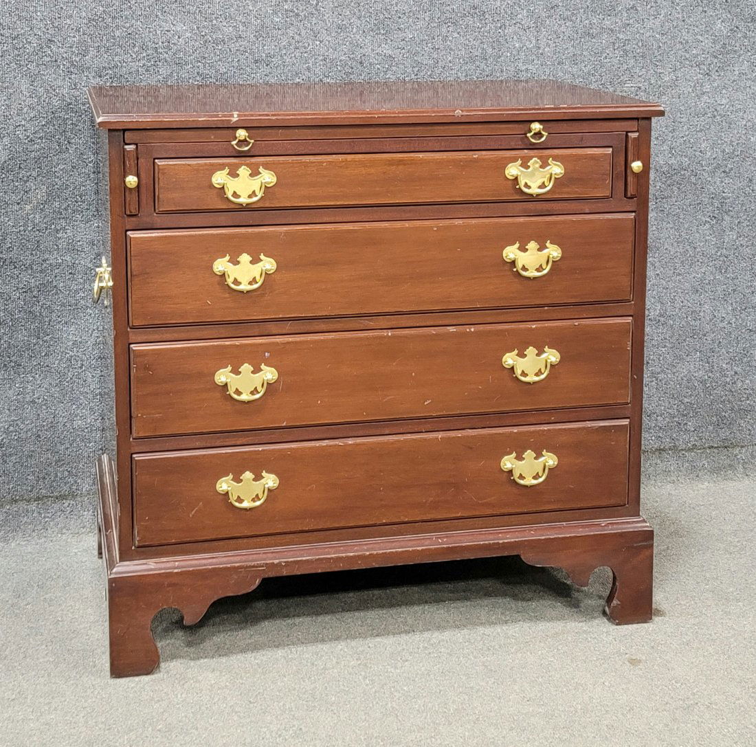 Williamsburg Kittinger Mahogany Bachelor Chest (1 of 7)