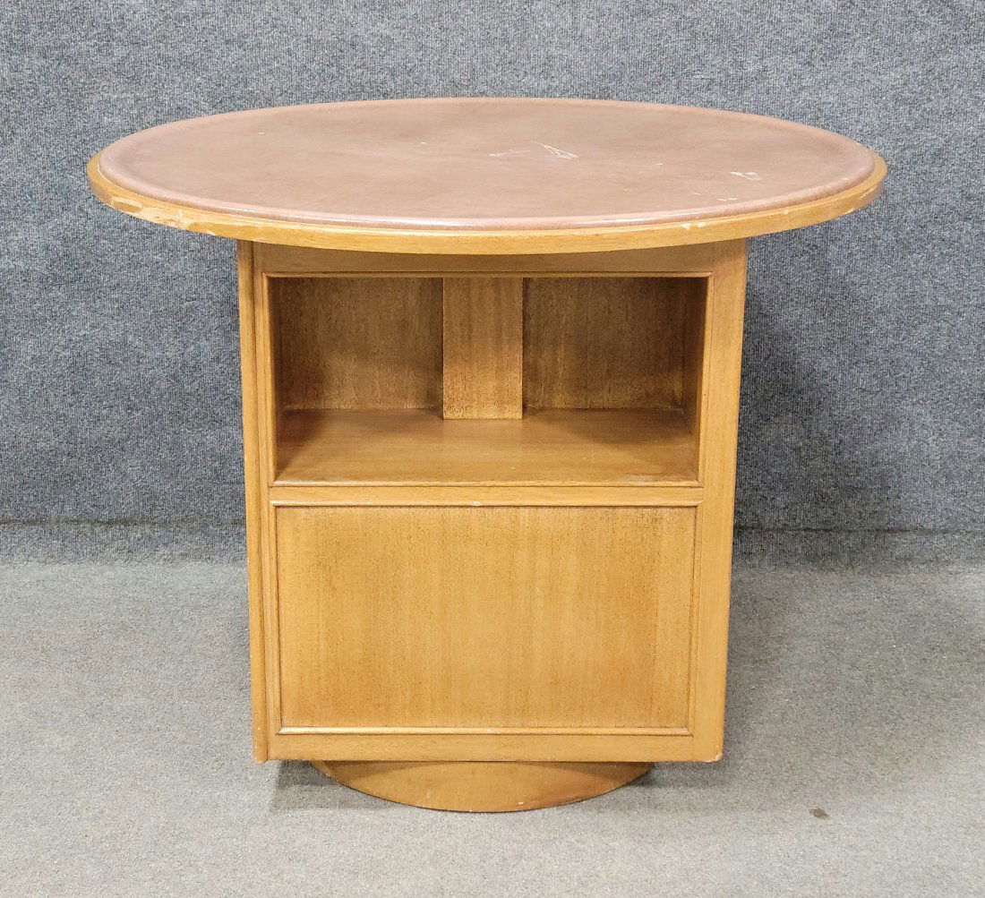 Modern Design Table (1 of 3)