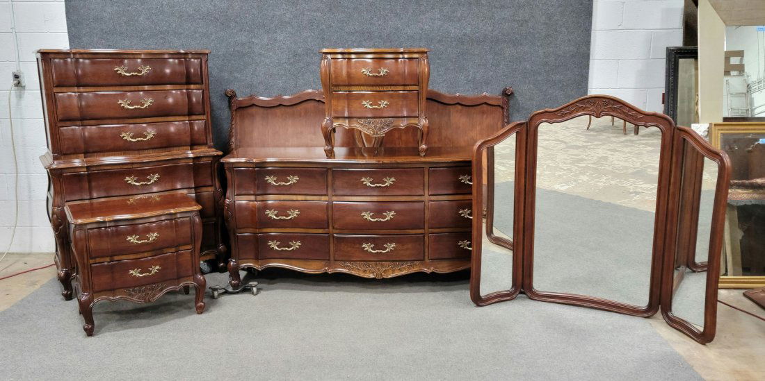 6 Piece White Furniture Bedroom Set (Very Clean) (1 of 11)