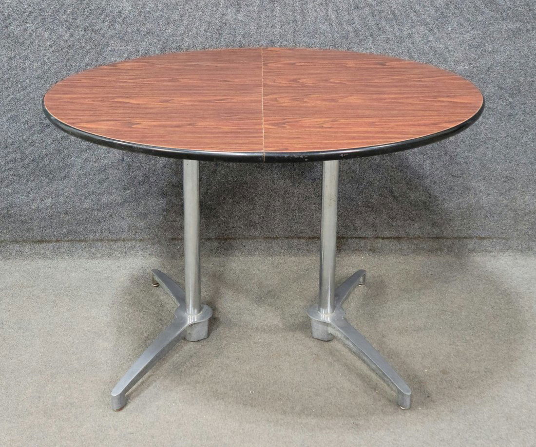 Mid Century Kitchen Table (1 of 3)