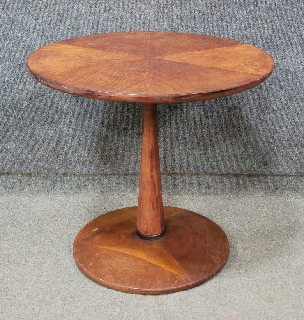 Mid Century Drexel Walnut End Table (1 of 7)