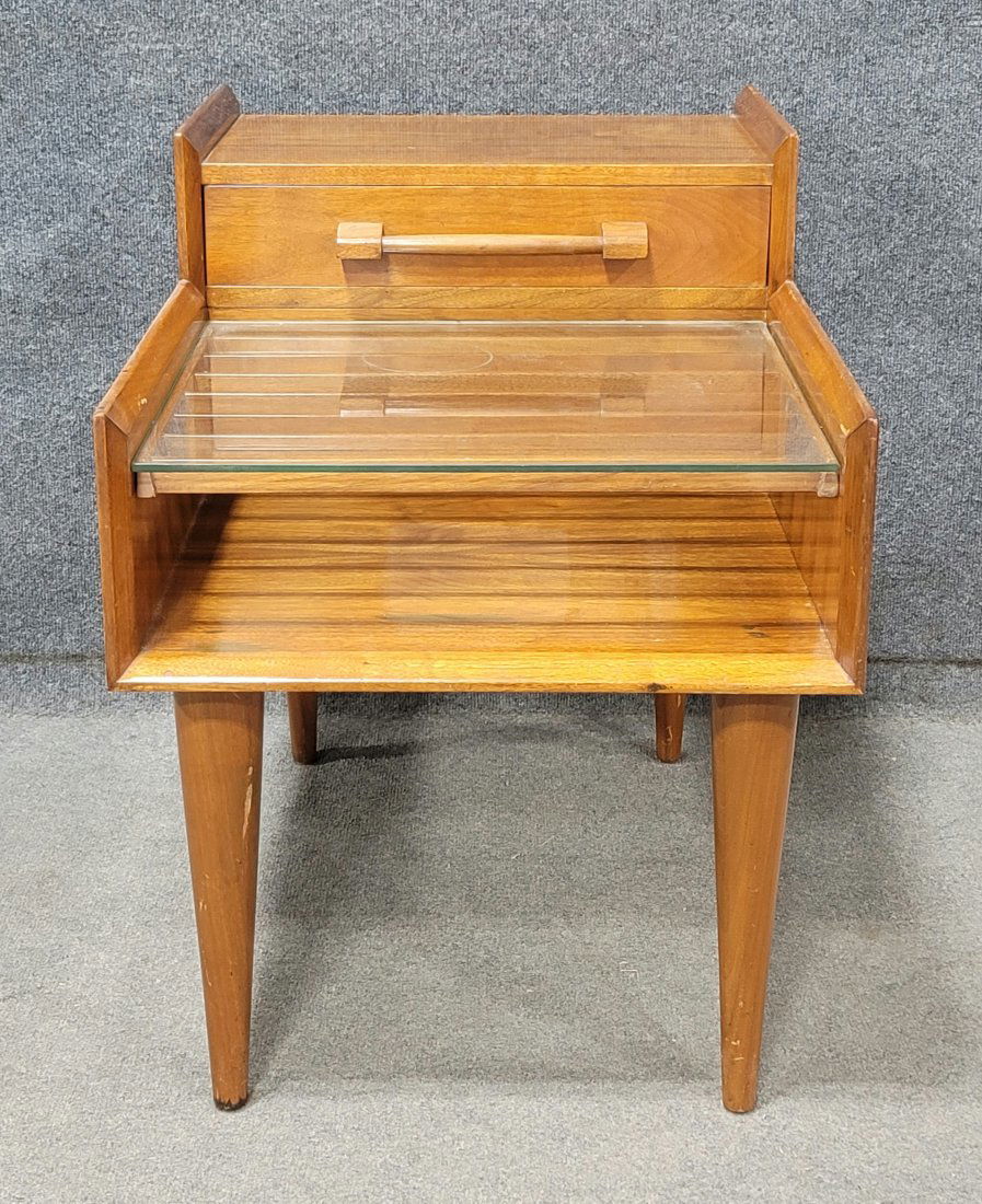 Mid Century End Table (1 of 6)