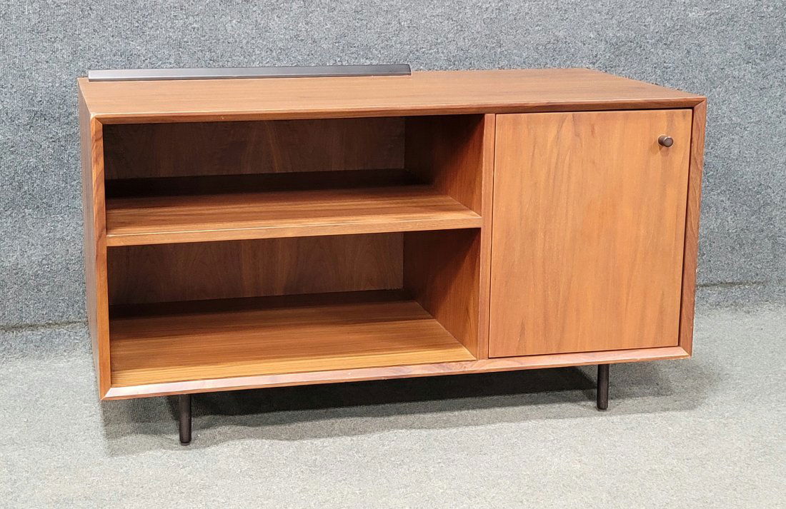 Mid Century TV Stand (1 of 6)