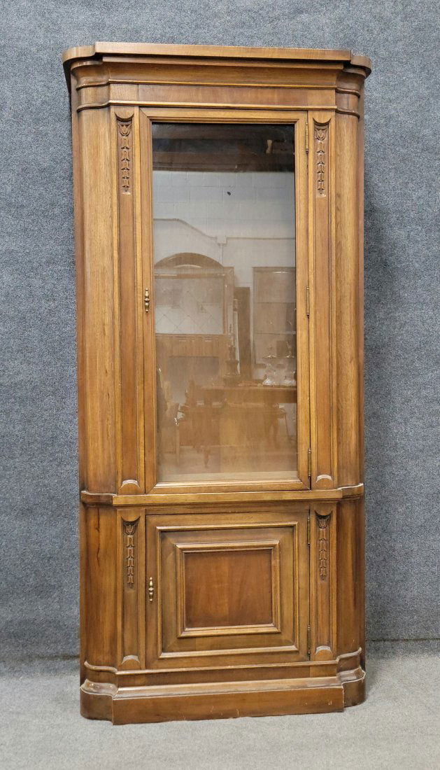 Drexel Curio Cabinet (1 of 6)