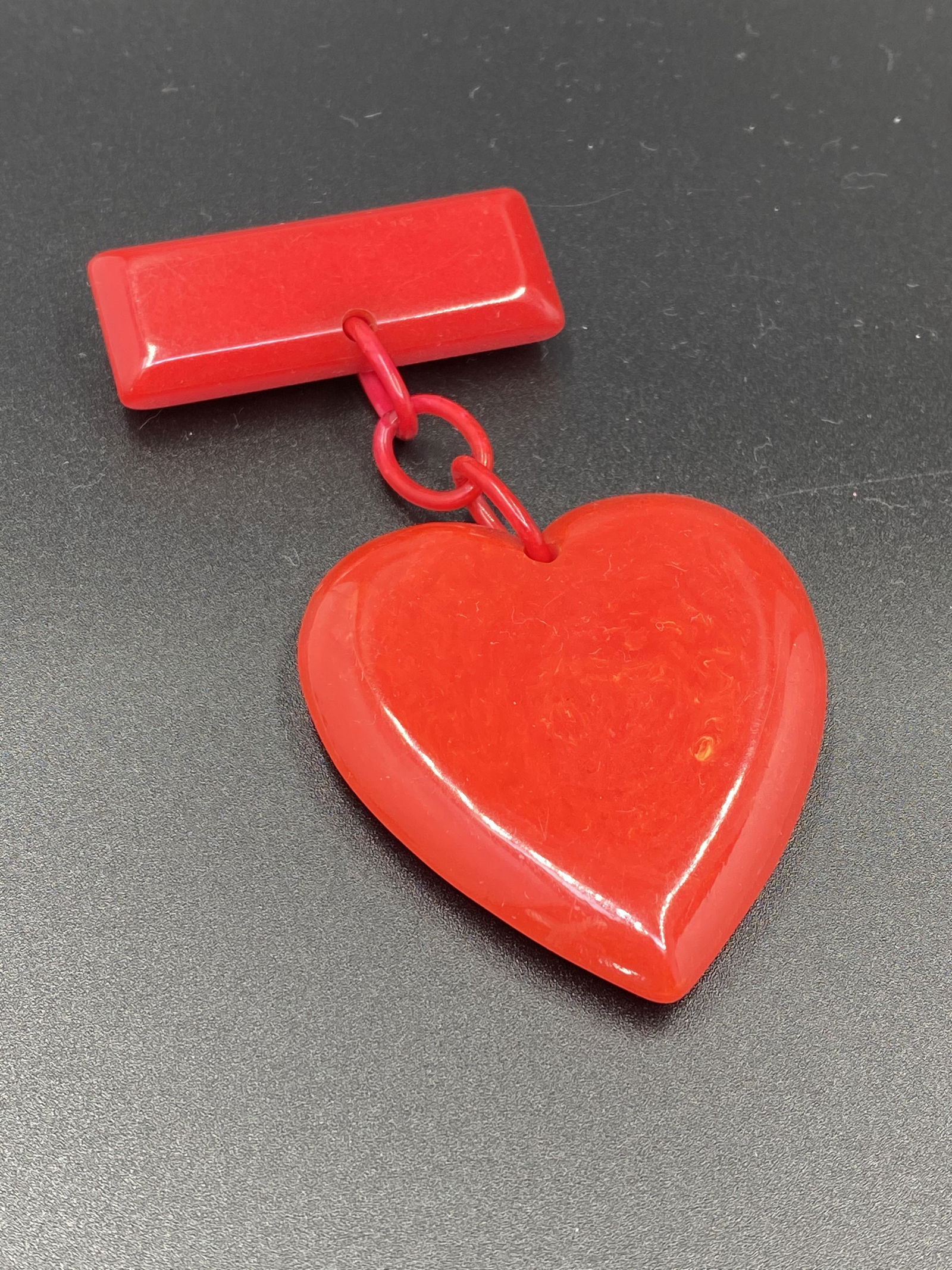 Vintage 1930s Red Bakelite Red Heart Dangle (1 of 5)