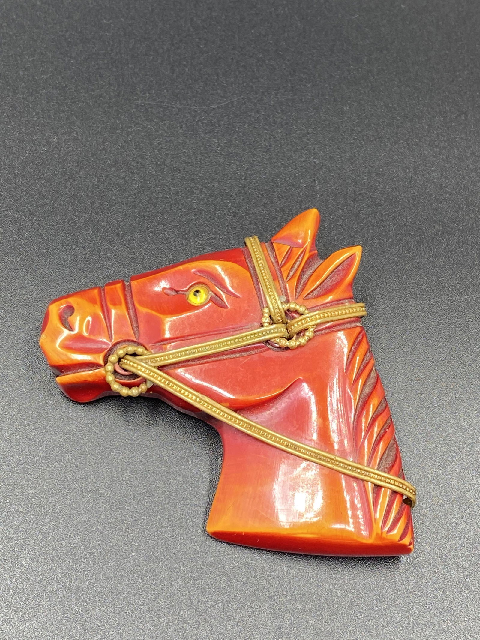 Carved Red Bakelite Horse Head Pin Brass Bridle & Reins (1 of 5)