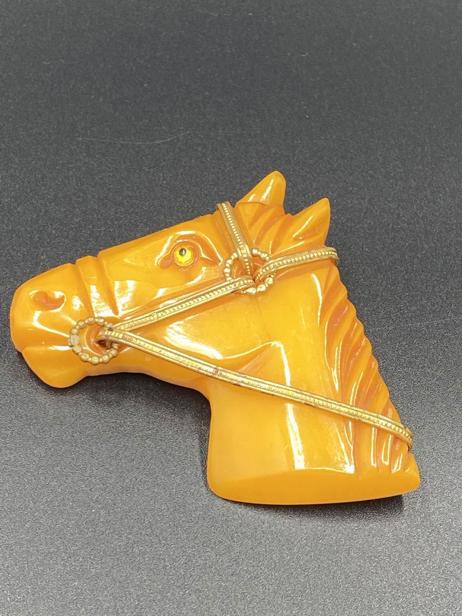 Butterscotch Bakelite Horse Head Pin Brass Bridle Reins (1 of 3)