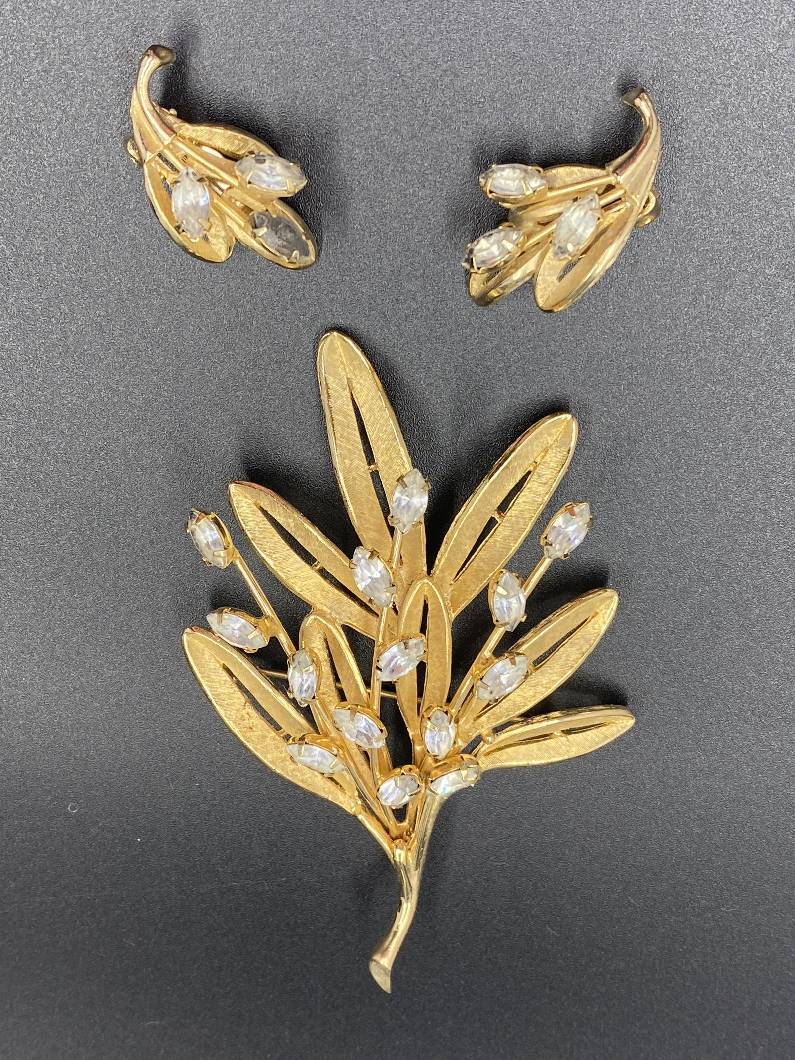 Vintage Kramer Floral Brooch and Earrings (1 of 5)