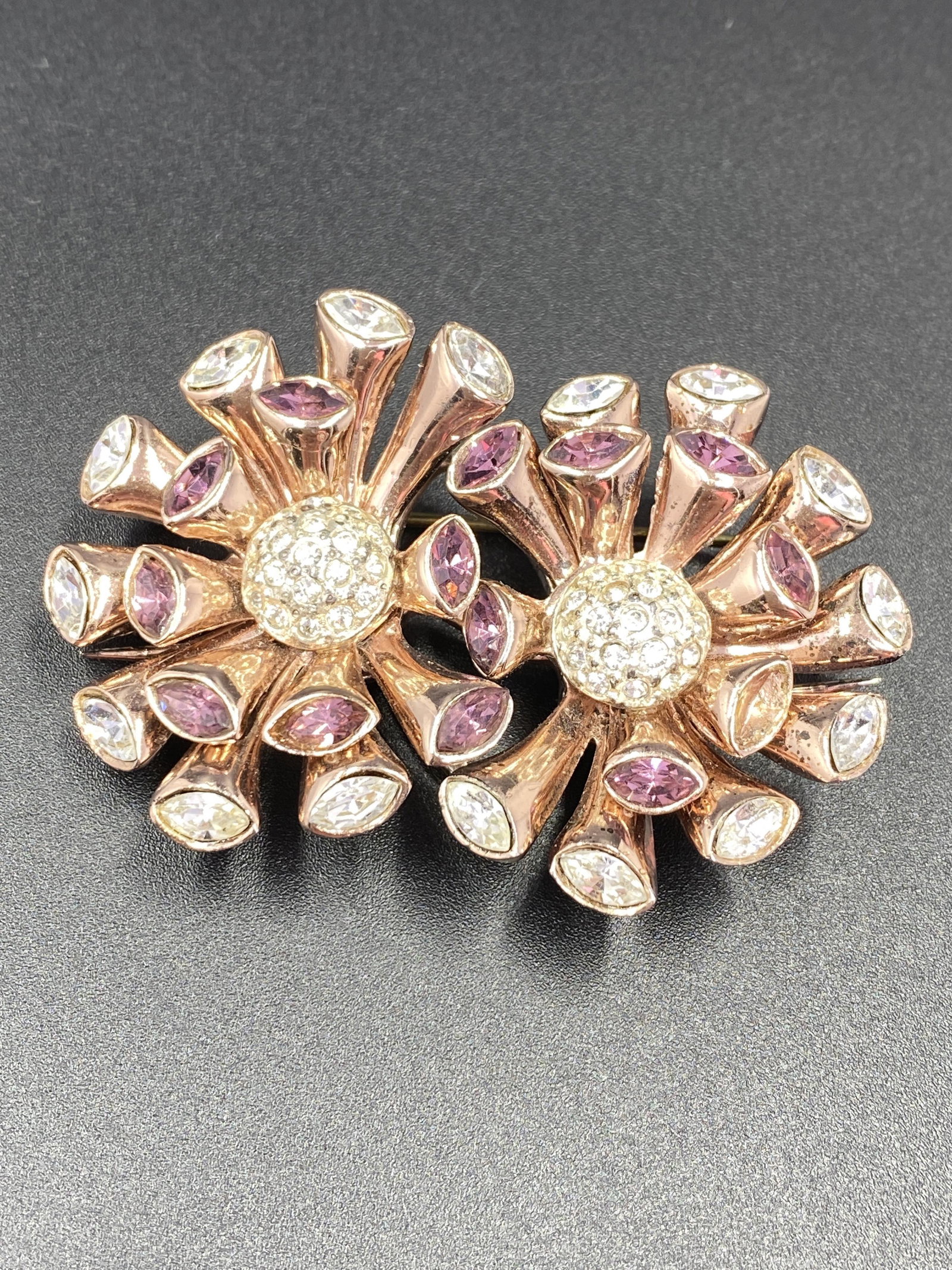 1940s Coro Gene Verrecchio Coro Duette: For exact dimensions please refer to the attached dimensions sheet. Marked Coro.CORO and COROCRAFT JEWELRY Coro, Cohen & Rosenberger began early in the 1900s in Providence, Rhode Island. CORO made jew