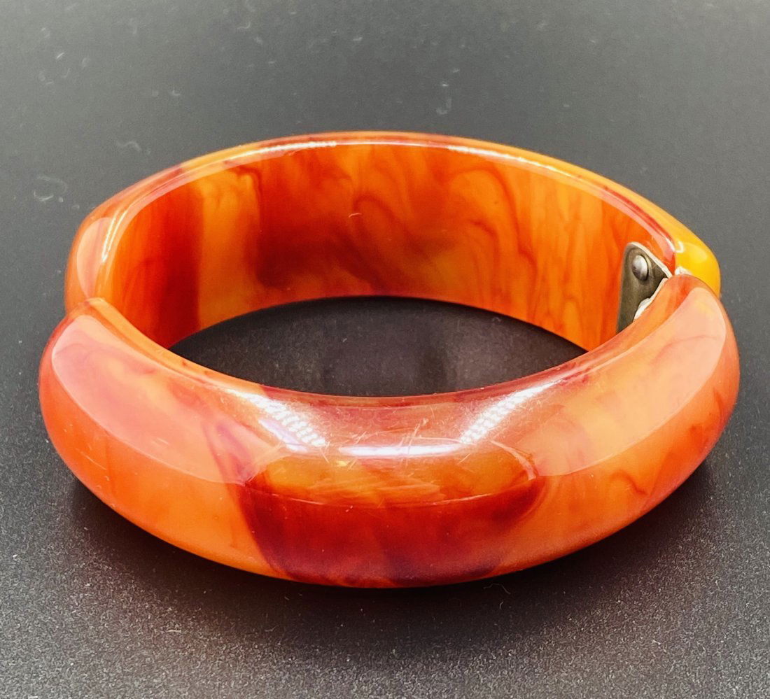 VERY RARE Bakelite Marbled Clamper Bracelet (1 of 4)