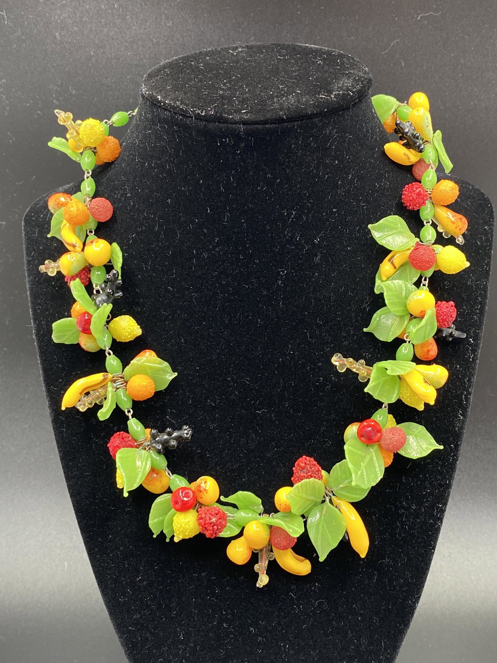 Venetian Glass necklace: For exact dimensions please refer to the attached dimensions sheet.
