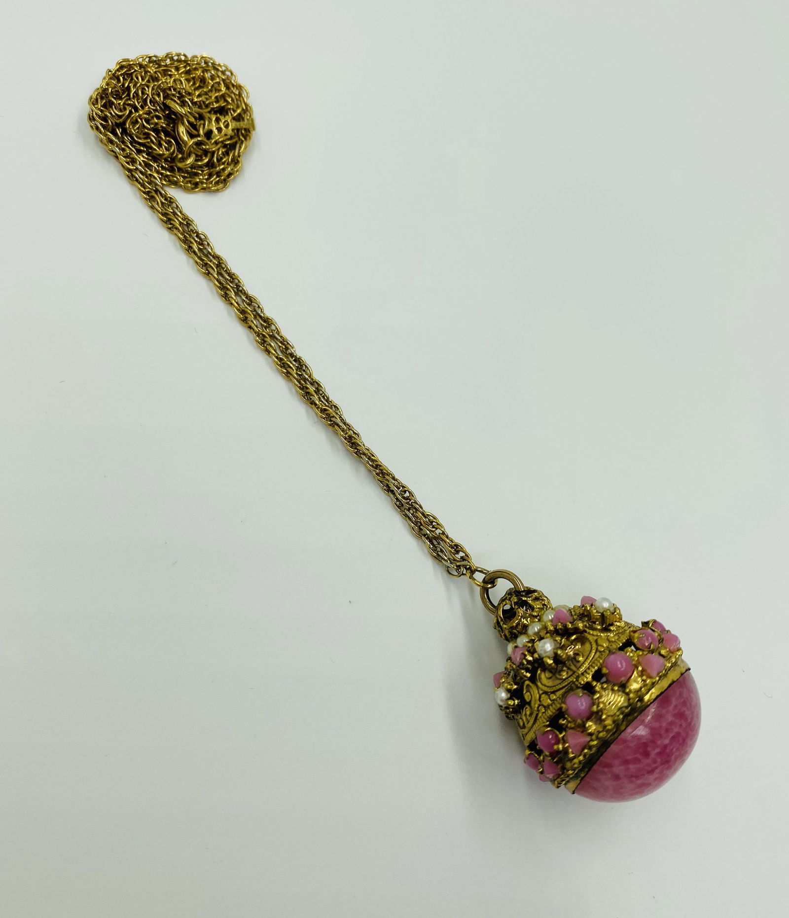 Trifari Costume Jewelry: For exact dimensions please refer to the attached dimensions sheet. Marked Hobe.