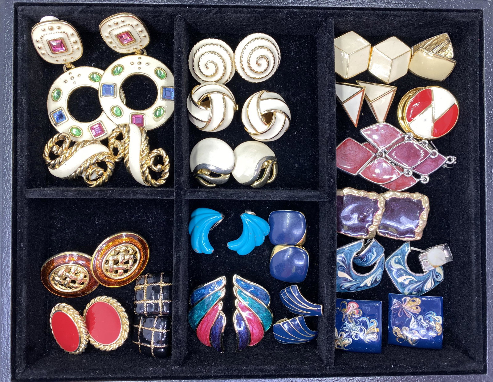 Grouping of Vintage Earrings: For exact dimensions please refer to the attached dimensions sheet.