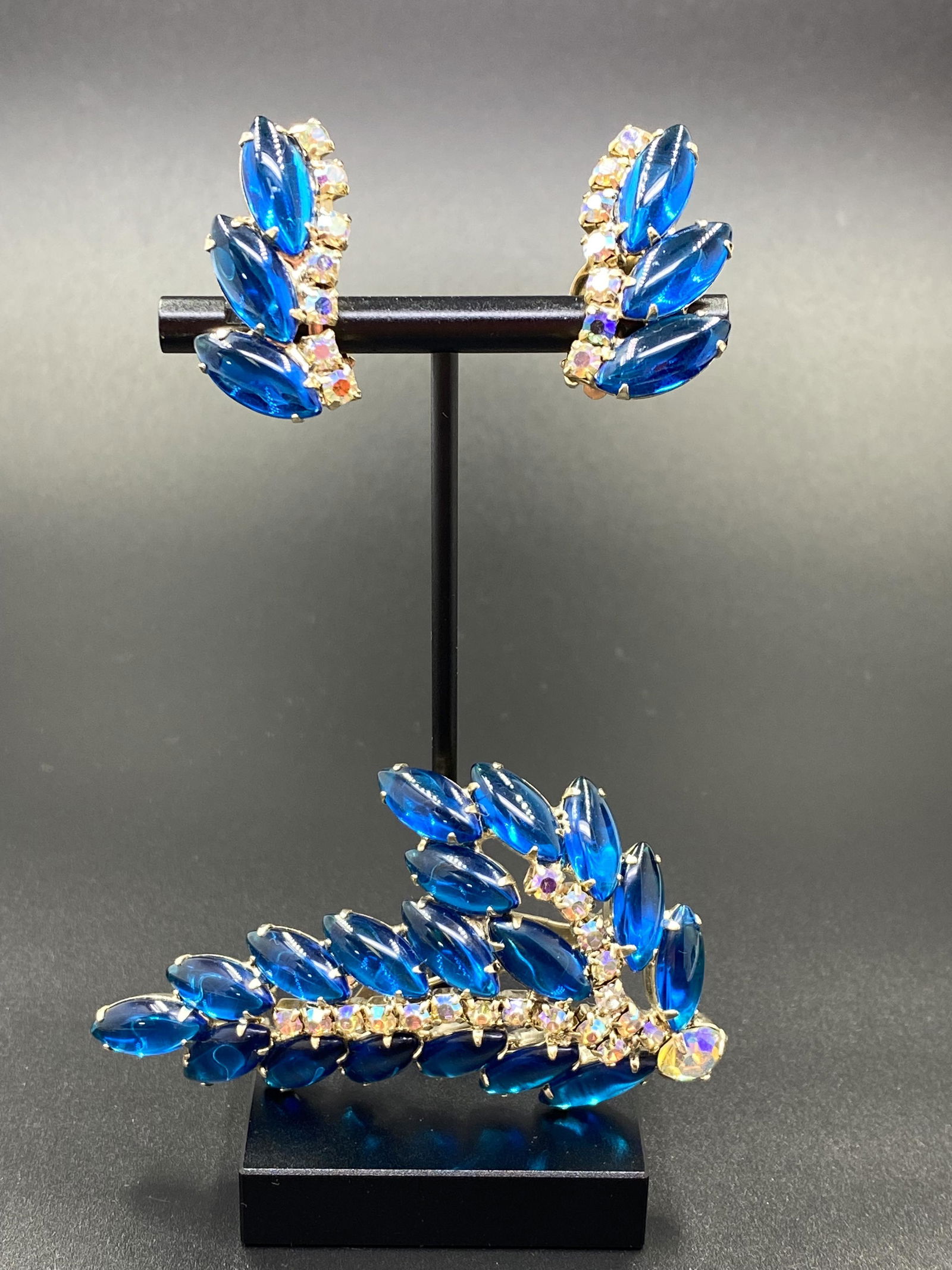 Vintage Brooch & Earrings Blue Stones (1 of 5)