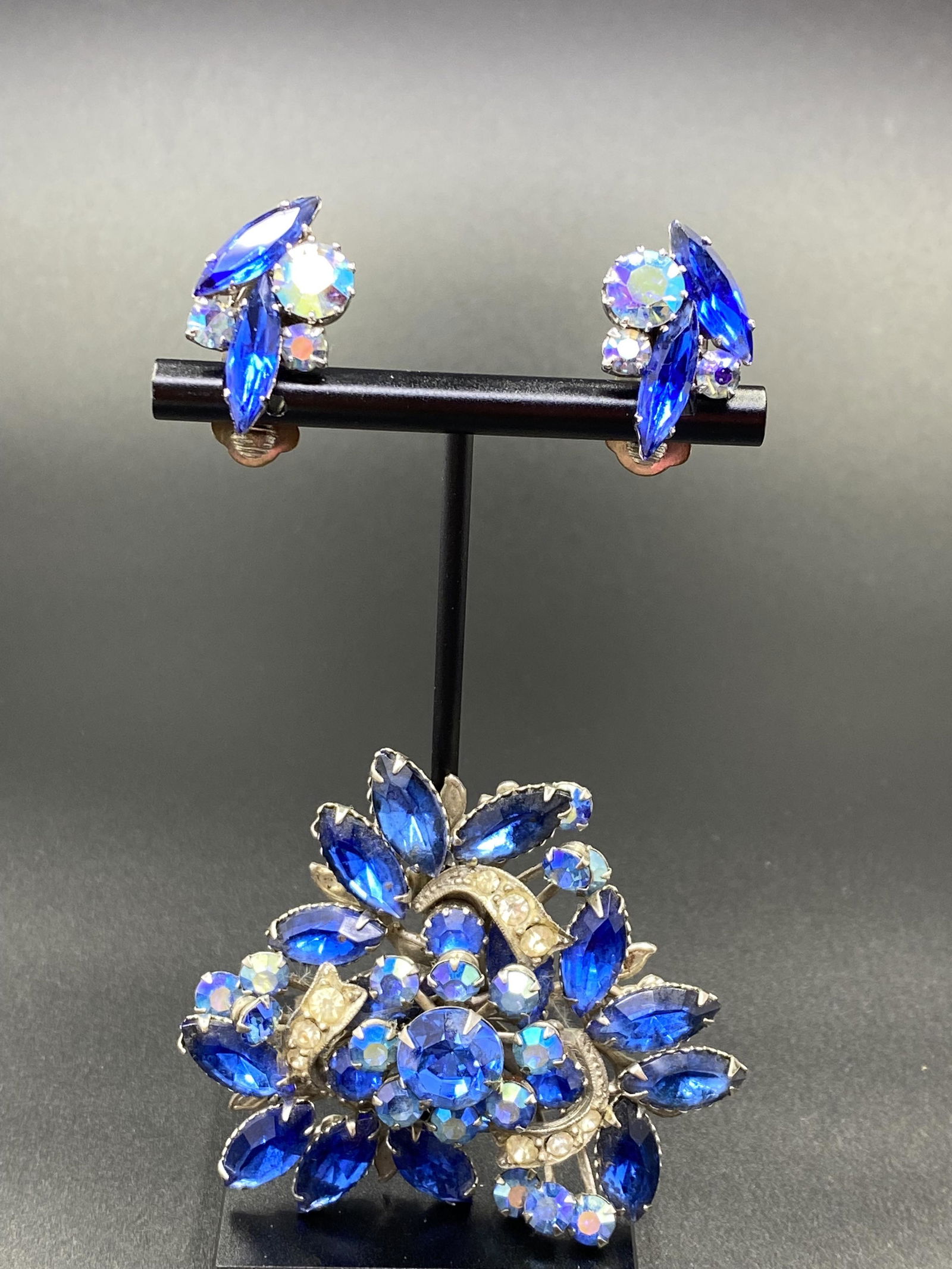 Vintage Brooch & Earrings Blue Stones (1 of 5)