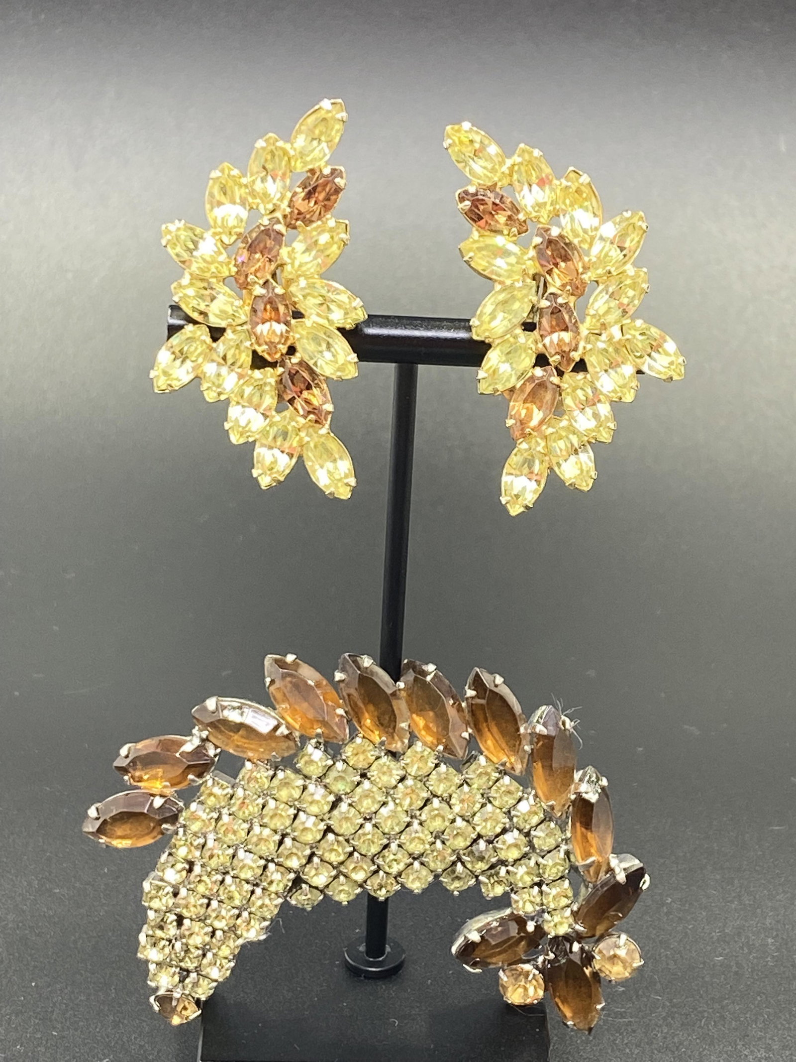 Vintage Crystals Brooch & Earrings: For exact dimensions please refer to the attached dimensions sheet.