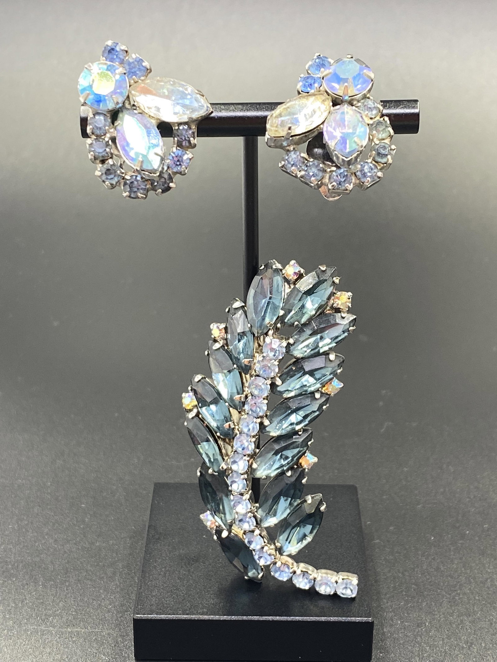 Vintage Crystals Brooch & Earrings: For exact dimensions please refer to the attached dimensions sheet.