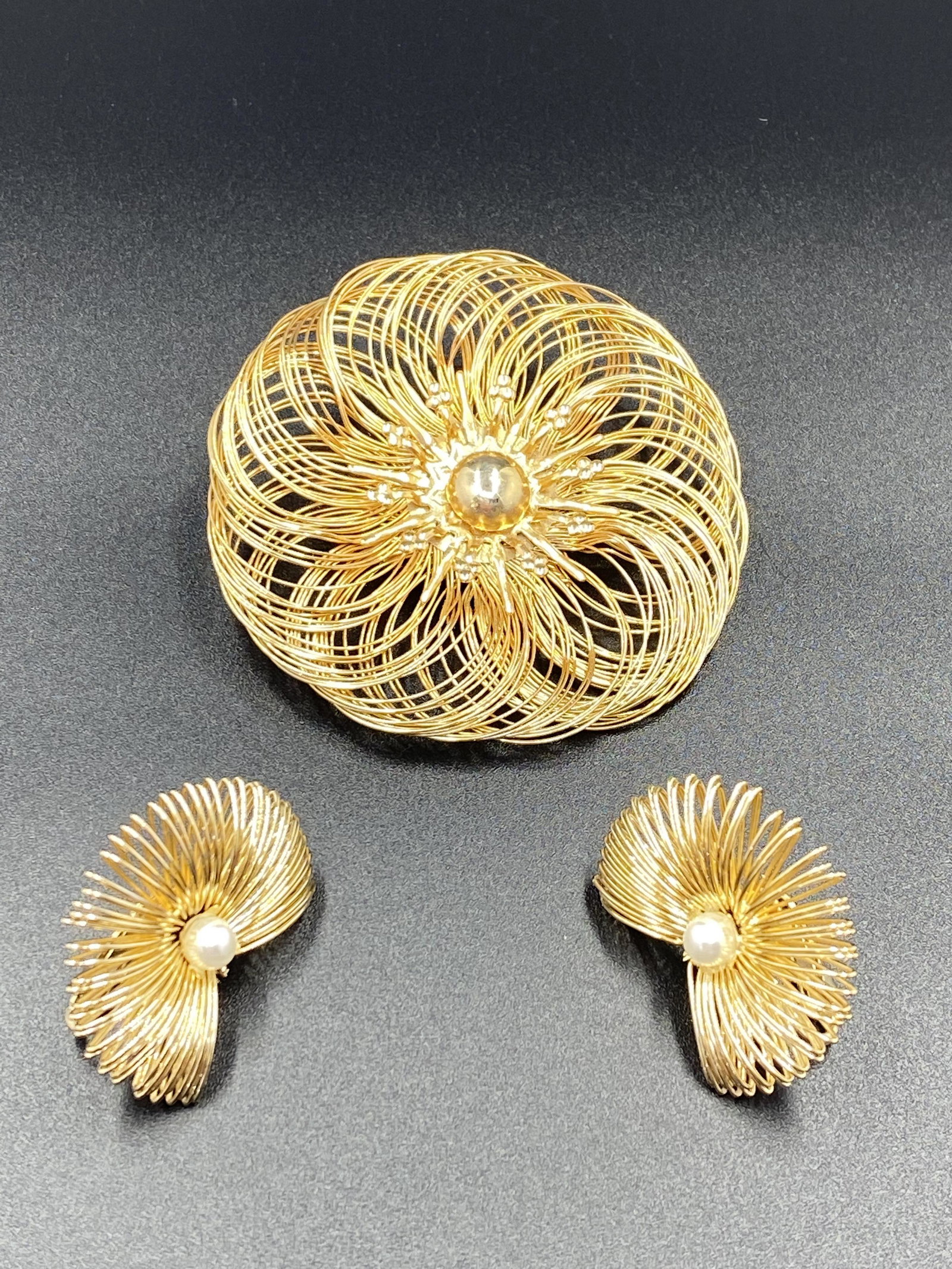 Vintage Wire Brooch & Earrings: For exact dimensions please refer to the attached dimensions sheet.