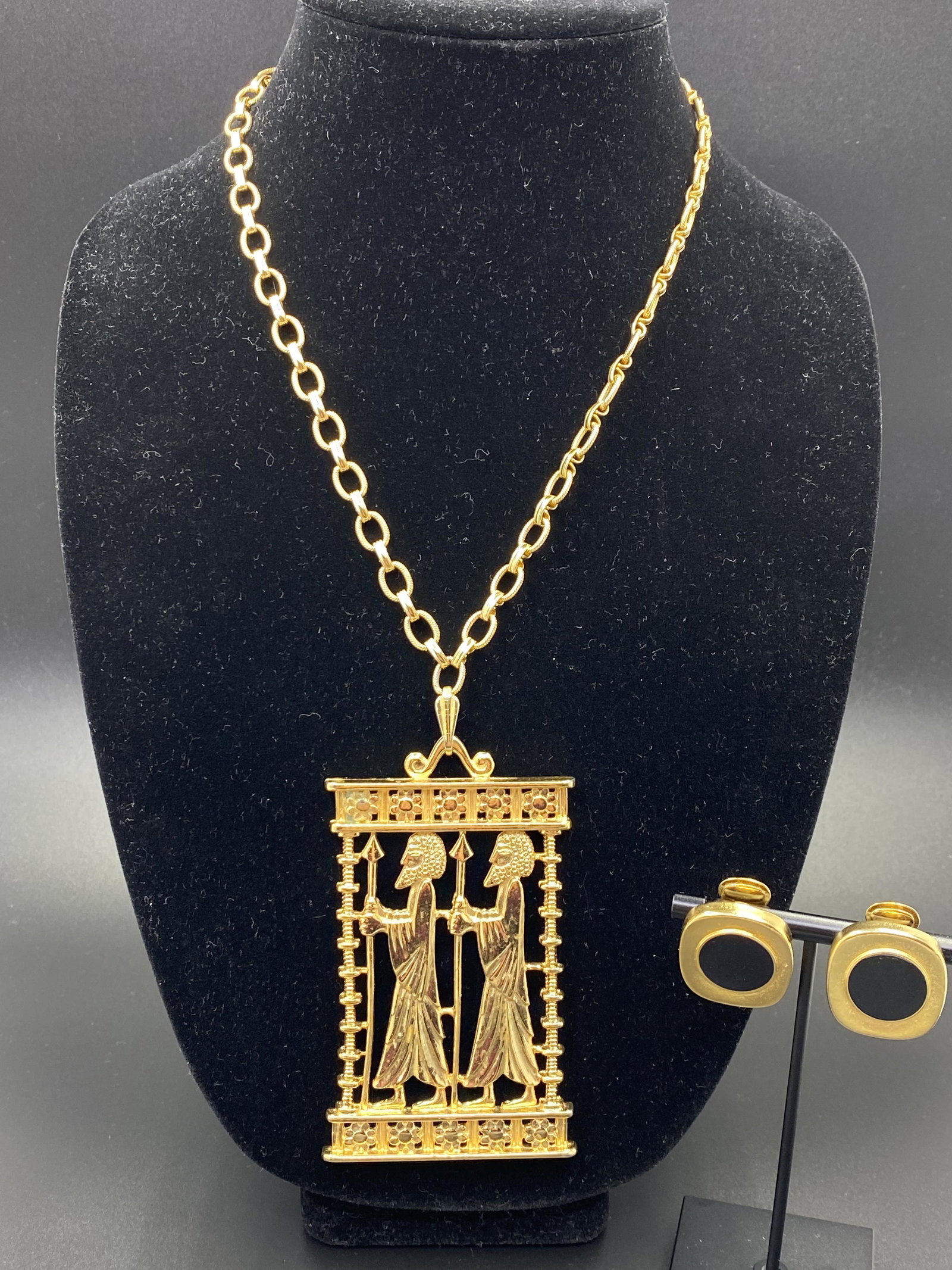 VENDOME Necklace & Earrings: For exact dimensions please refer to the attached dimensions sheet.
