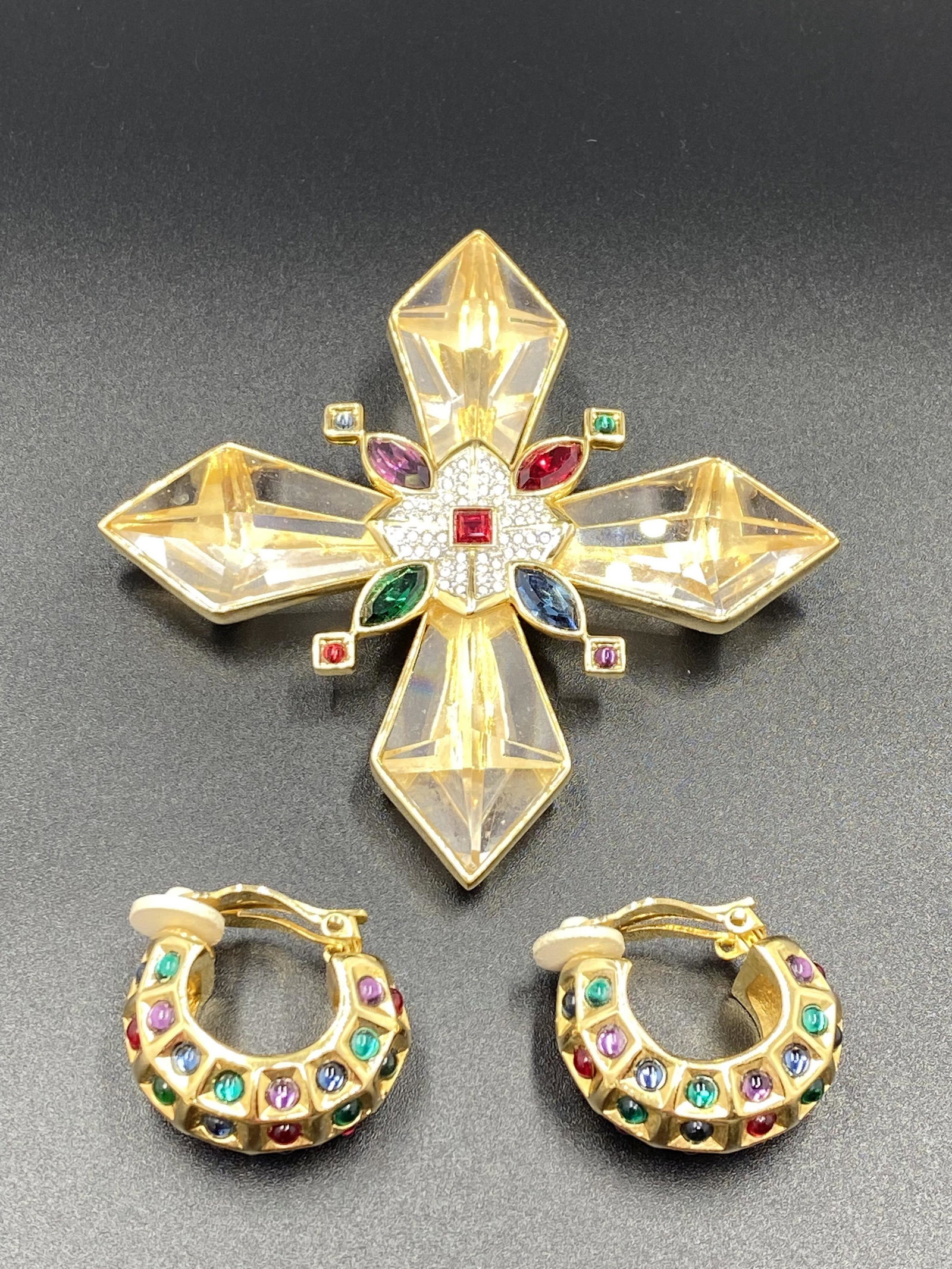Signed SWAROVSKI Vintage Pendant & Earrings: For exact dimensions please refer to the attached dimensions sheet.