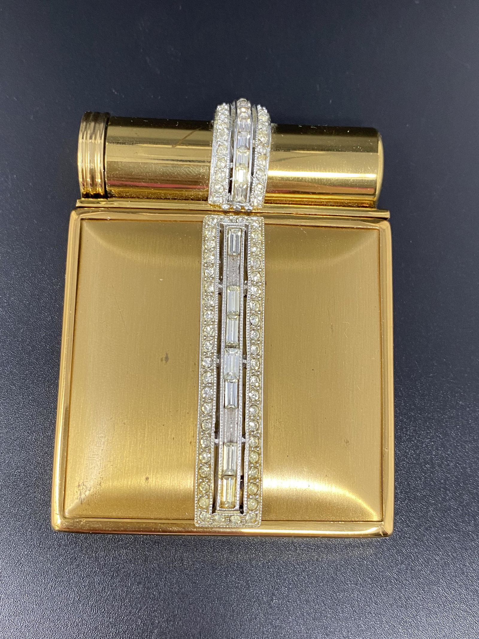 Vintage Compact Powder Case (1 of 1)