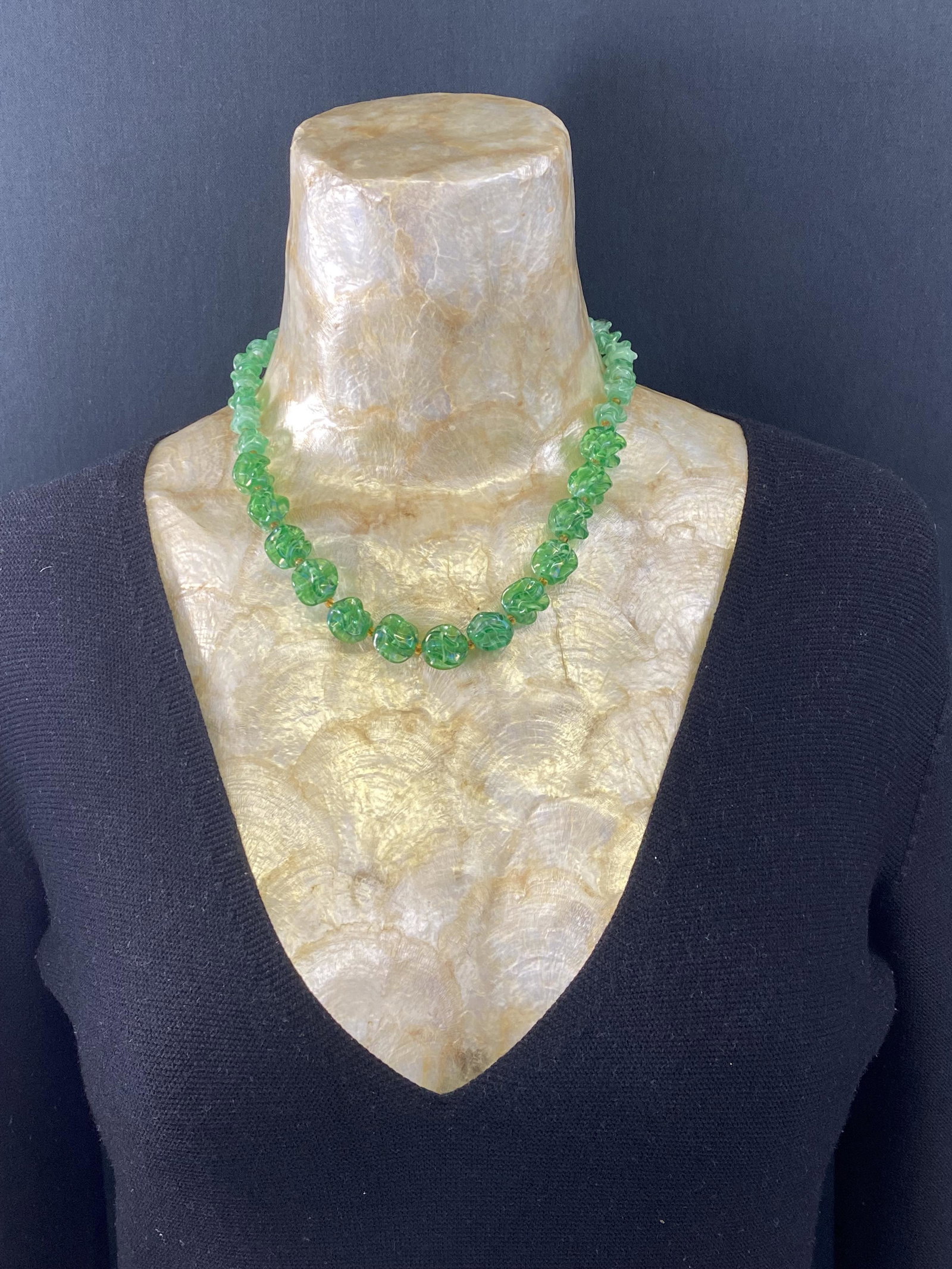 VINTAGE MOLDED GLASS Necklace: For exact dimensions please refer to the attached dimensions sheet.