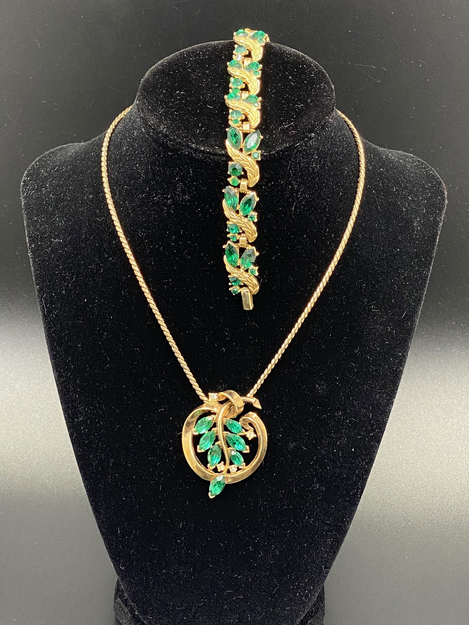 TRIFARI Necklace & Bracelet (1 of 1)