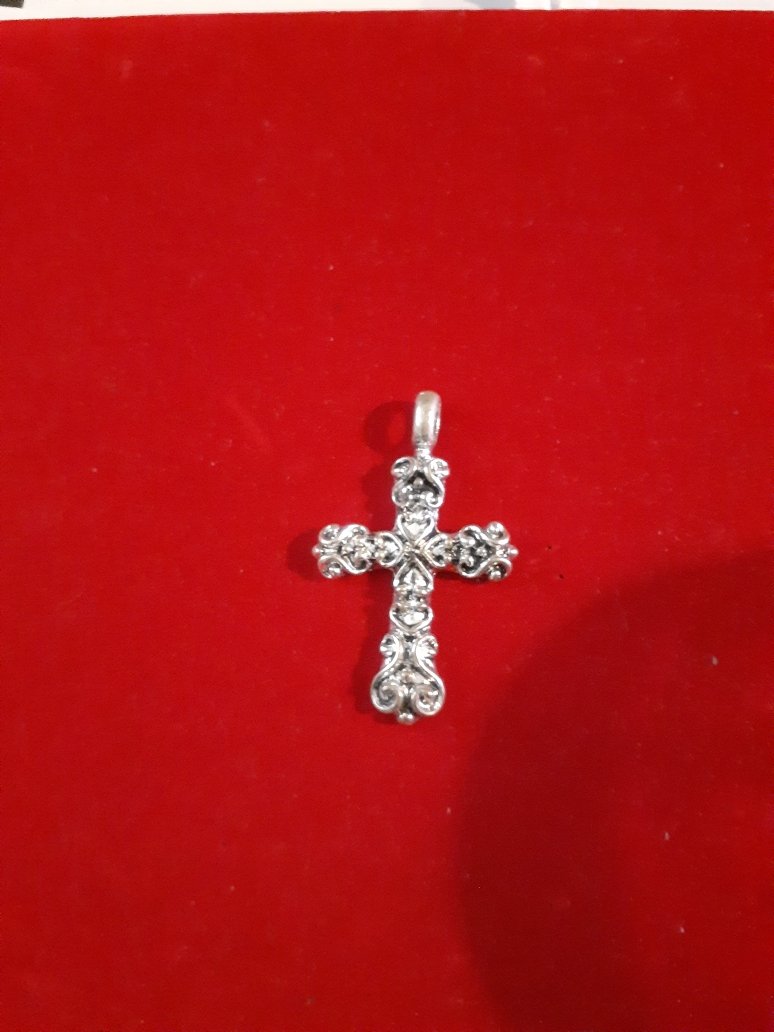 Vintage Beautiful Cross Locket with lovely design: Beautiful Cross Locket with lovely design