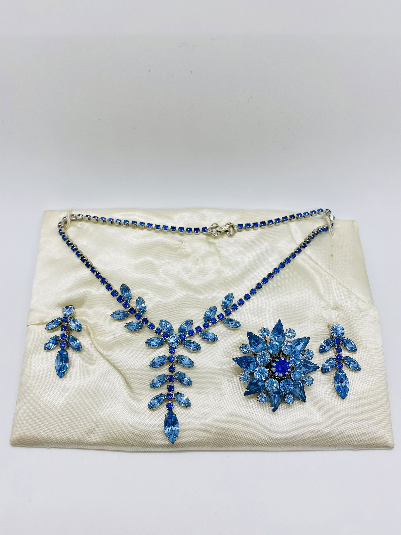 Vintage Coro Costume Jewelry Rhinestone Brooch Set (1 of 14)