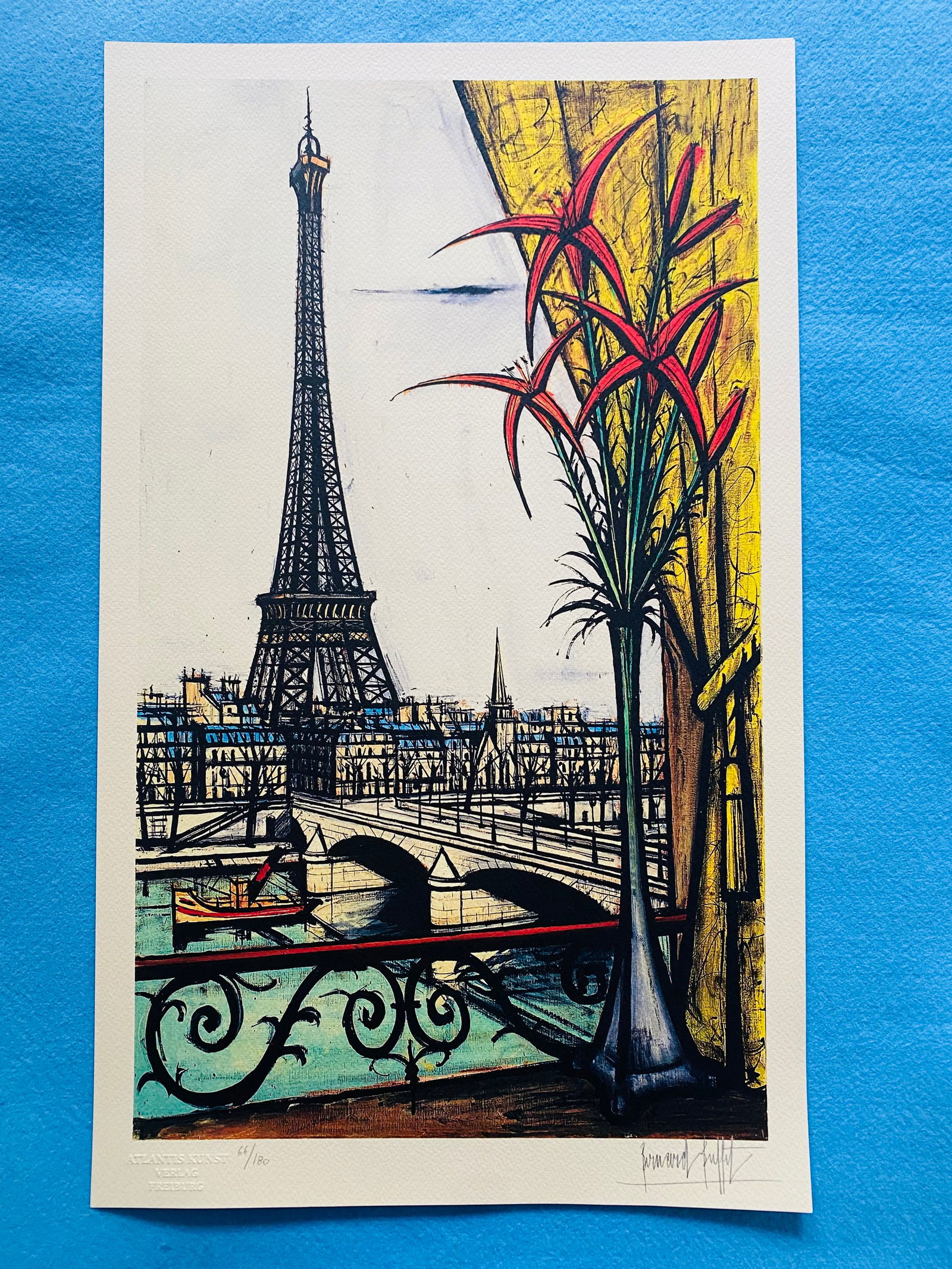 Bernard Buffet - Tour Eiffel: Bernard Buffet "Tour Eiffel" Chromolitograph after an original work. Print-signed on Lower Right. Numbered lower left. Excellent conditions. Shipped with care in solid tube, fast shipping in 3-4 days