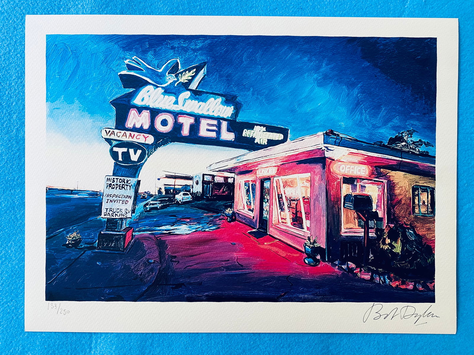 Bob Dylan - Blue Swallow Motel: Route 66: Bob Dylan "Blue Swallow Motel: Route 66" Chromolitograph after an original work. Print-Signed on lower right. Numbered lower left. Excellent conditions. Shipped with care in solid tube, fast shipping