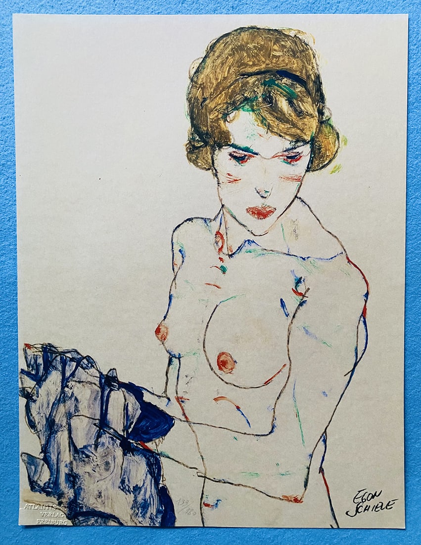 Egon Schiele - Nude with Blue Robe: Egon Schiele "Nude with Blue Robe" Chromolitograph after an original work. Print-signed lower right. Numbered lower left. Excellent conditions. Shipped with care in solid tube, fast shipping in 3-4 da