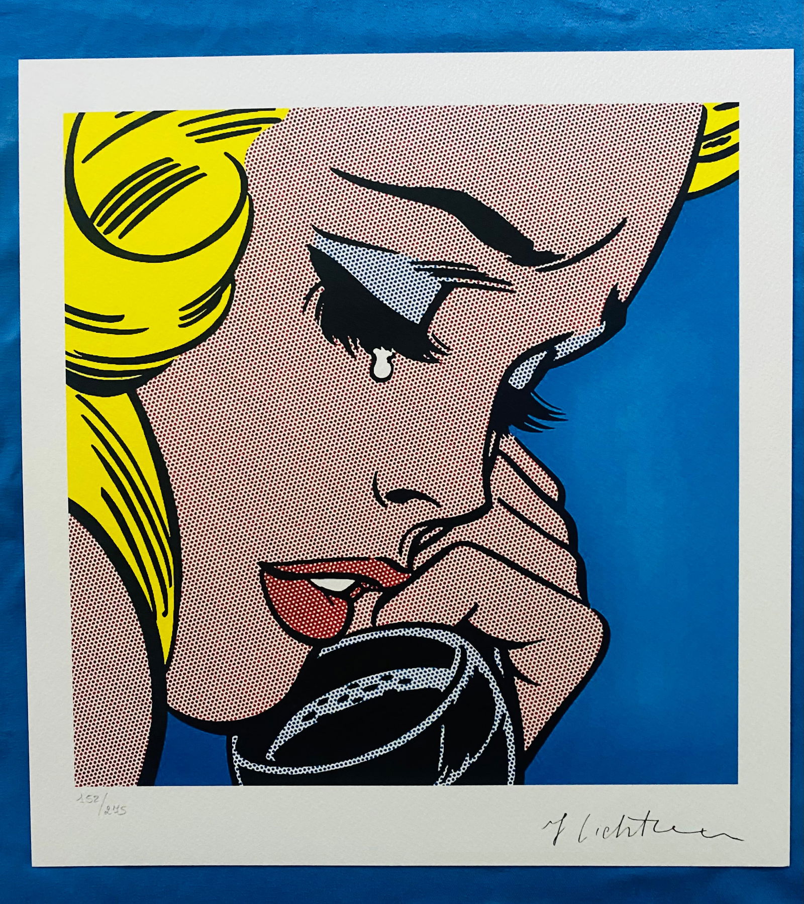 Roy Lichtenstein - Girl at the Telephone: Roy Lichtenstein "Girl at the Telephone" Chromolitograph after an original work. Numbered lower left. Excellent conditions. Shipped with care in solid tube, fast shipping in 3-4 days all over the