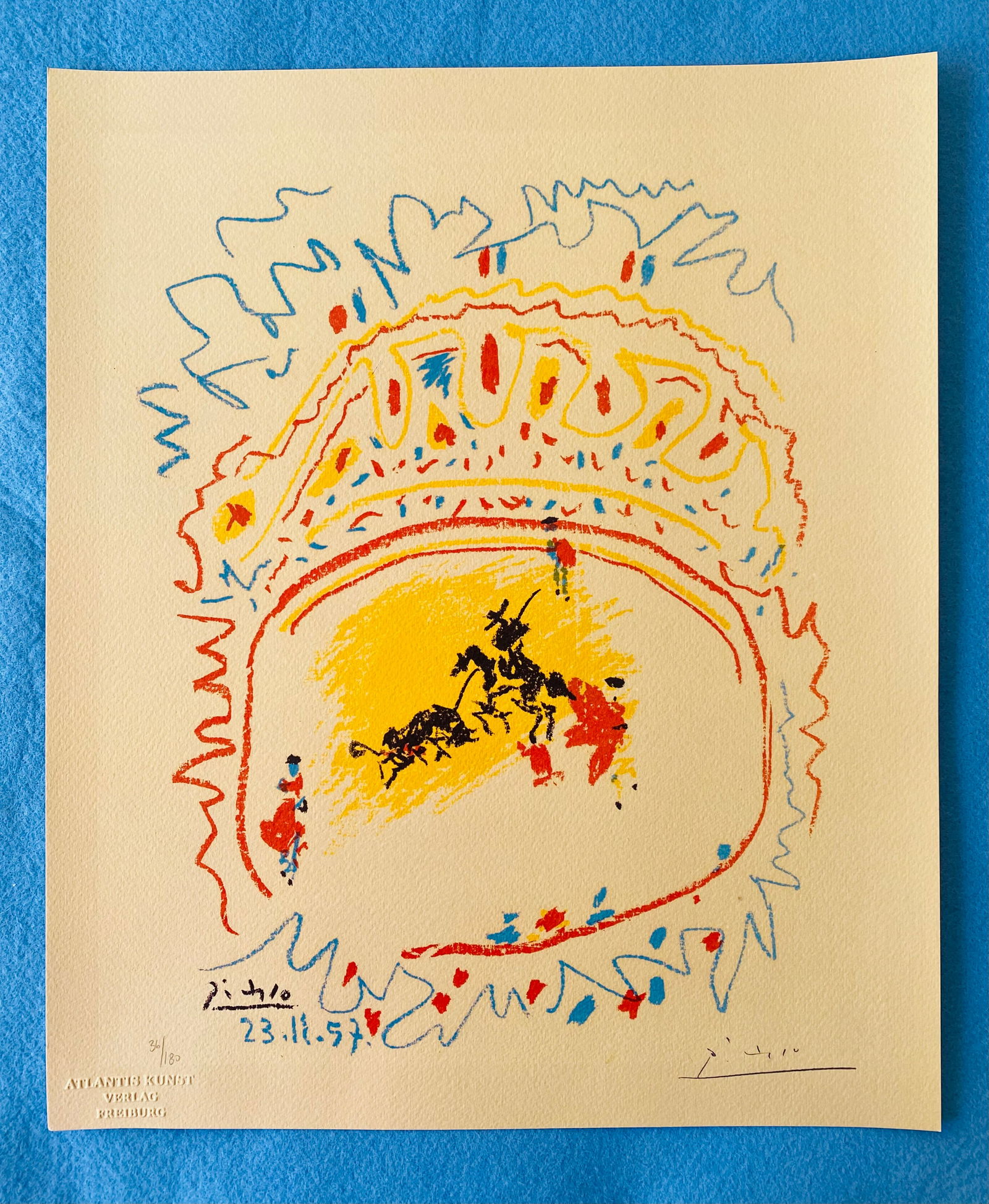 Pablo Picasso - Corrida: Pablo Picasso "Corrida" Chromolitograph after an original work. Print-signed lower right. Numbered lower left. Excellent conditions. Shipped with care in solid tube, fast shipping in 3-4 days all