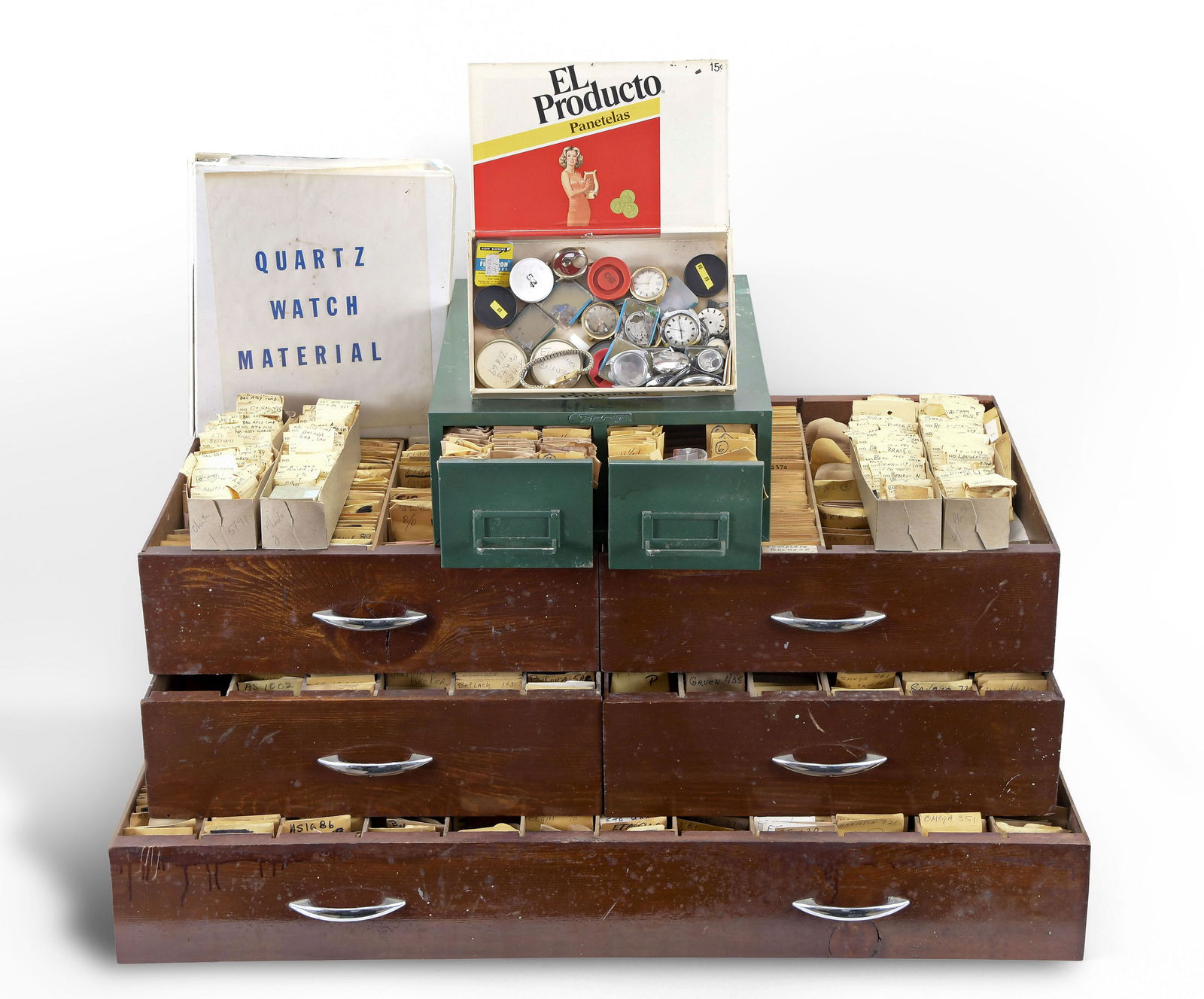 Large lot of quartz and mechanical wrist watch: Large lot of quartz and mechanical wrist watch movements for parts, packaged, organized and identified, makers including A. Schild, Becker, Bulova, Elgin, Ebosa, Elgin, Felsa, Font, Hamilton, Gruen, I