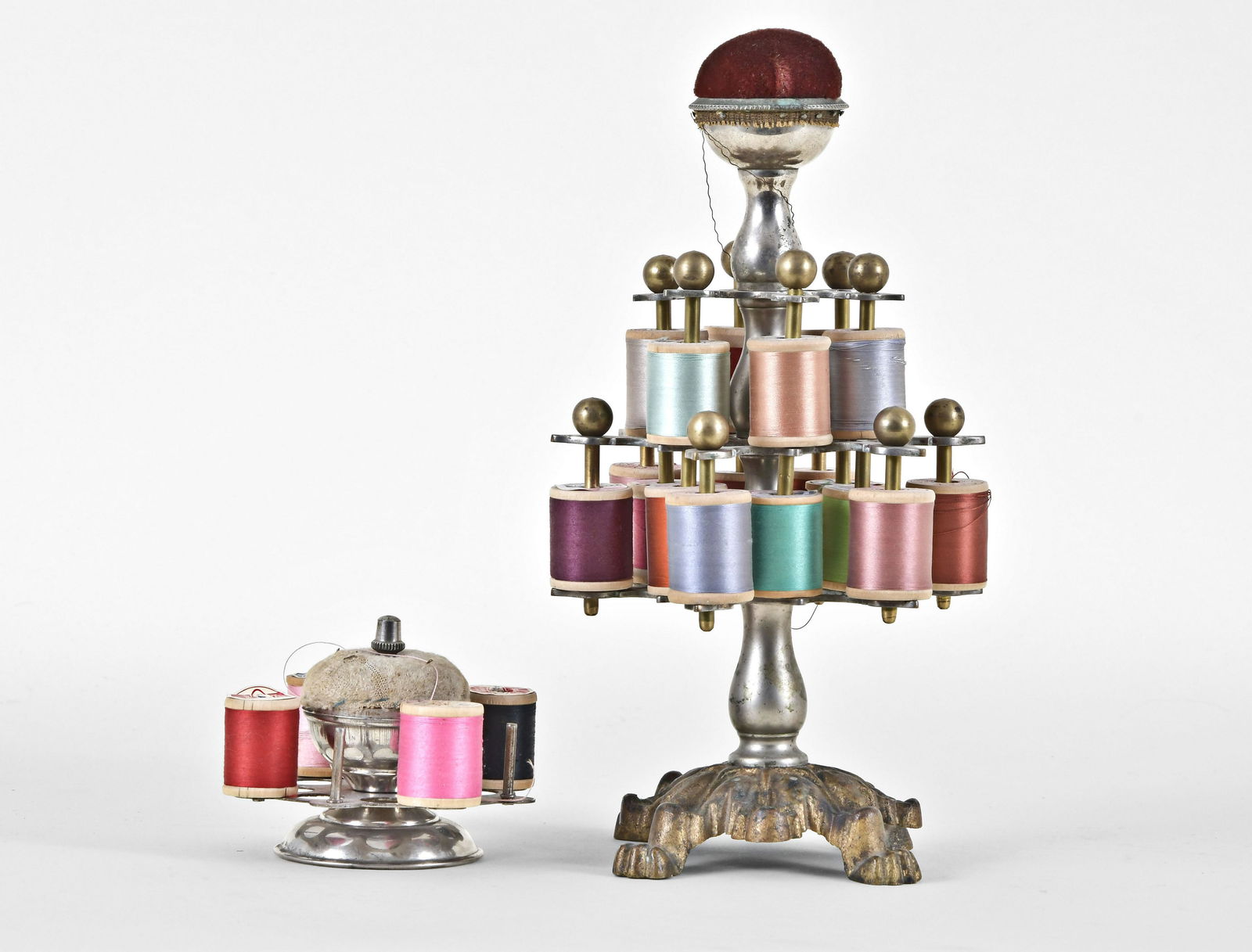 Lot of two spool holders with pin cushions (1 of 6)