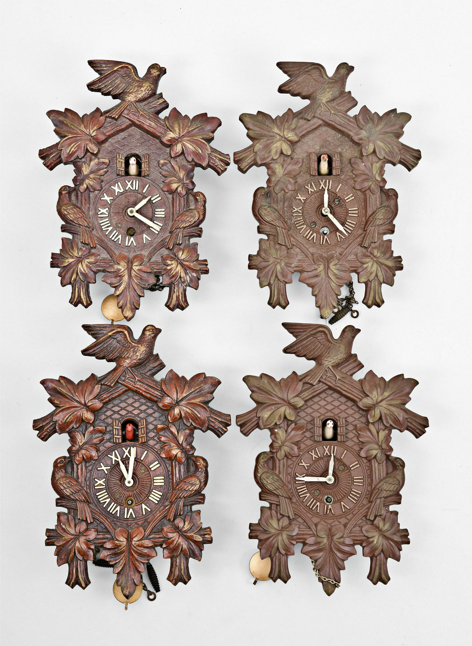 Twenty Lux and Keebler novelty clocks. (1 of 3)